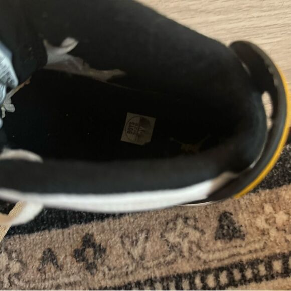 Air Jordan 6 Yellow Ochre Size US 2Y - Picture 7 of 9